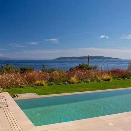Villa Amber By The Sea