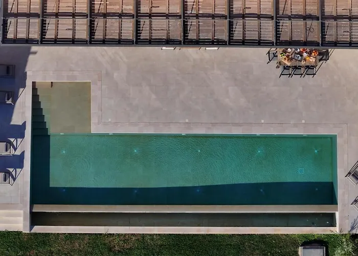 Willa Amber By The Sea