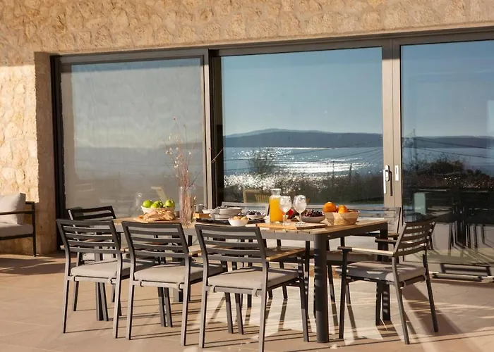 Amber By The Sea Willa