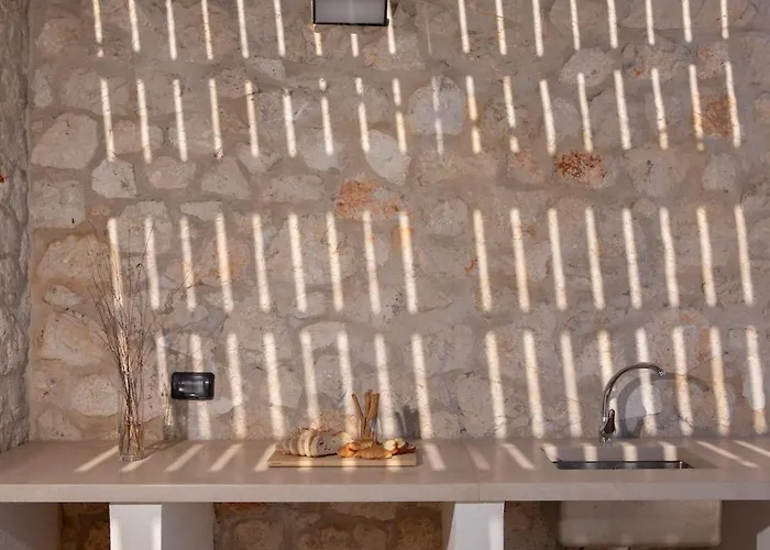 Willa Amber By The Sea Evgiros