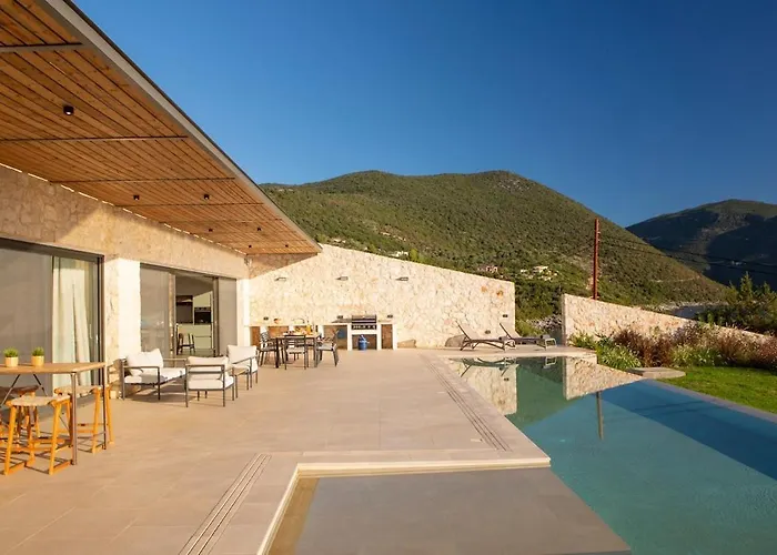 Amber By The Sea Willa Evgiros