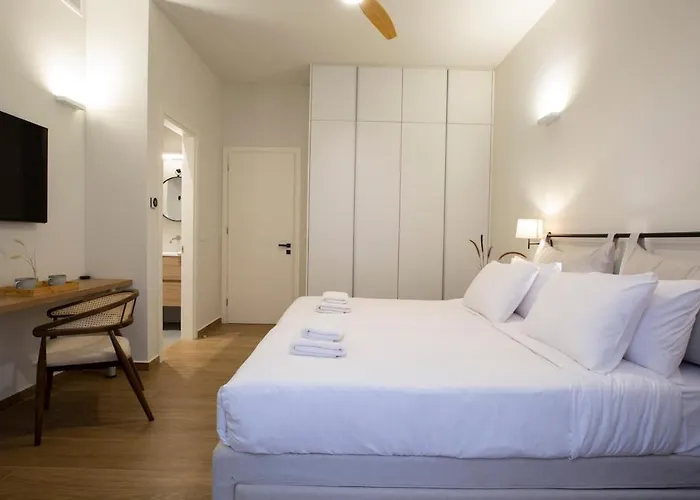 Willa Amber By The Sea