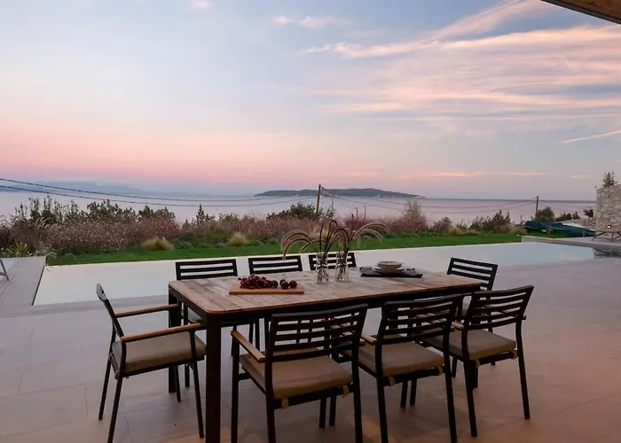 Willa Amber By The Sea Evgiros