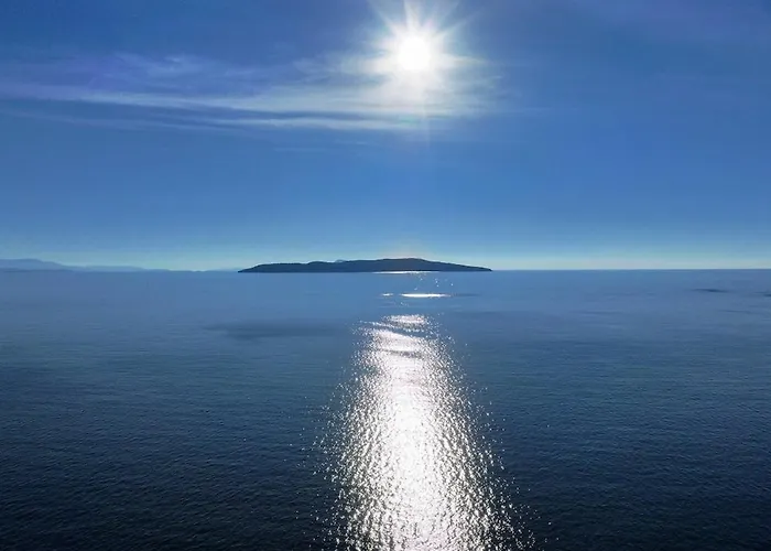 Amber By The Sea * Evgiros